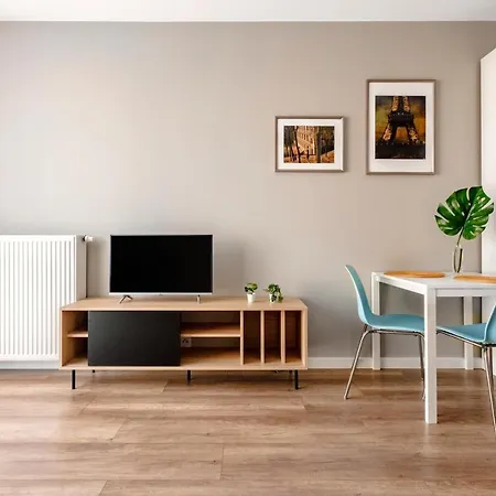 Saskie Apartment *