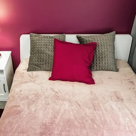 Saskie Apartment *